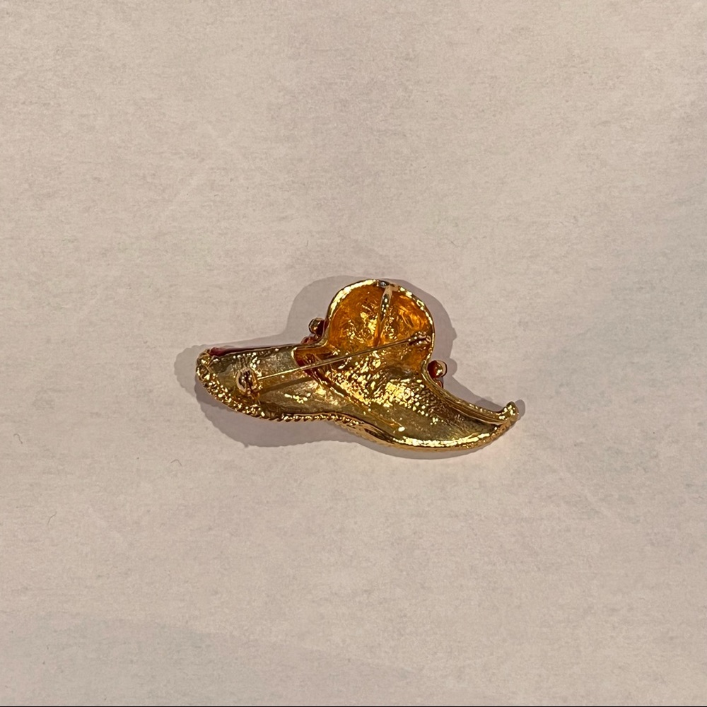 TWO RED AND GOLD HAT SHAPED PIN/BROOCH - Picture 6 of 8